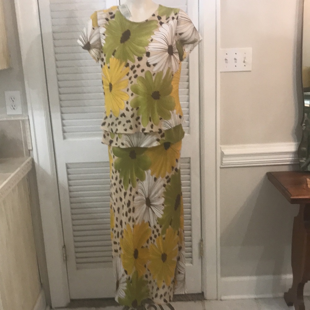 Rene Margo beautiful Daisy Dress